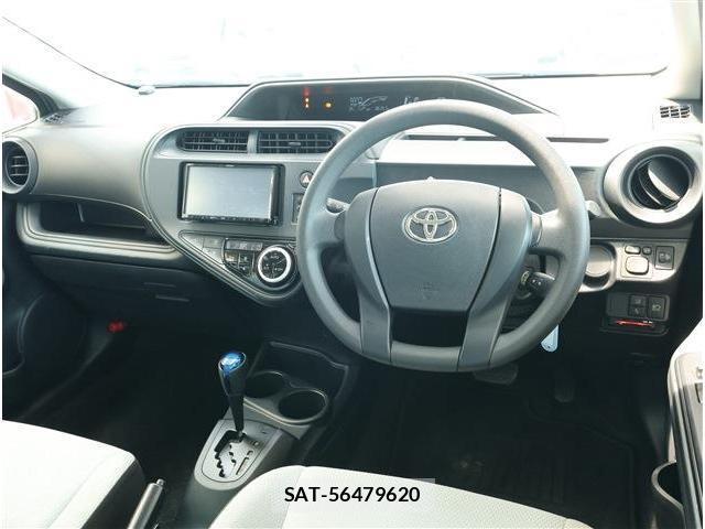 Toyota AQUA 2021-06 8279109-1