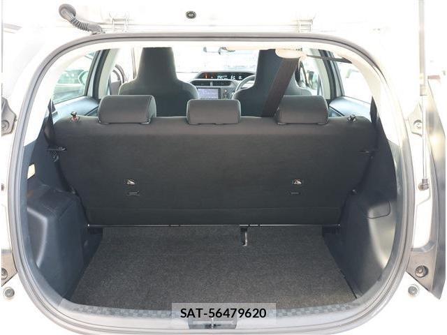 Toyota AQUA 2021-06 8279109-17