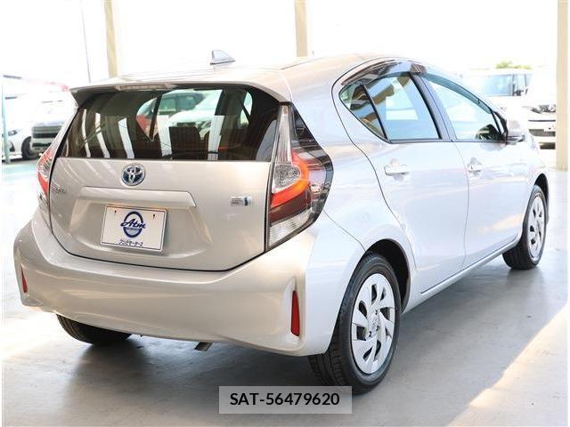 Toyota AQUA 2021-06 8279109-4