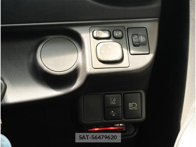 Toyota AQUA 2021-06 8279109-9
