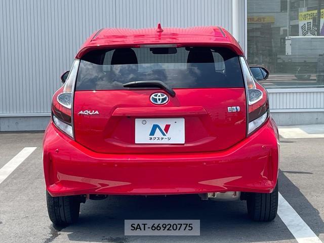 Toyota AQUA 2019-07 8279264-14