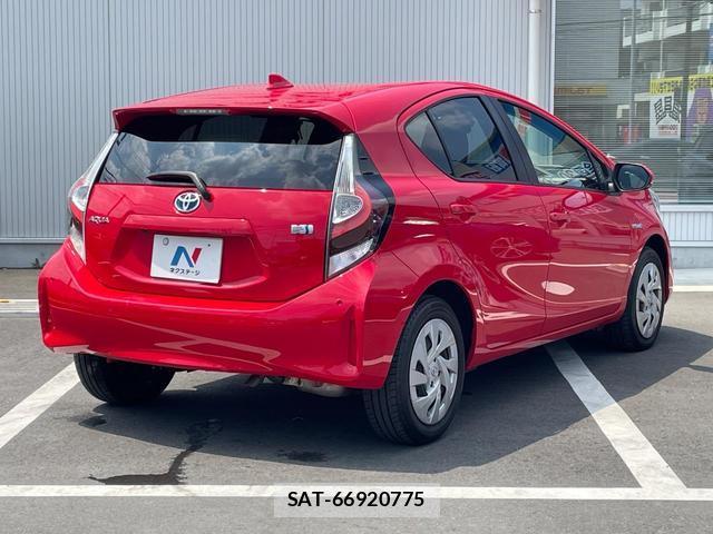 Toyota AQUA 2019-07 8279264-16