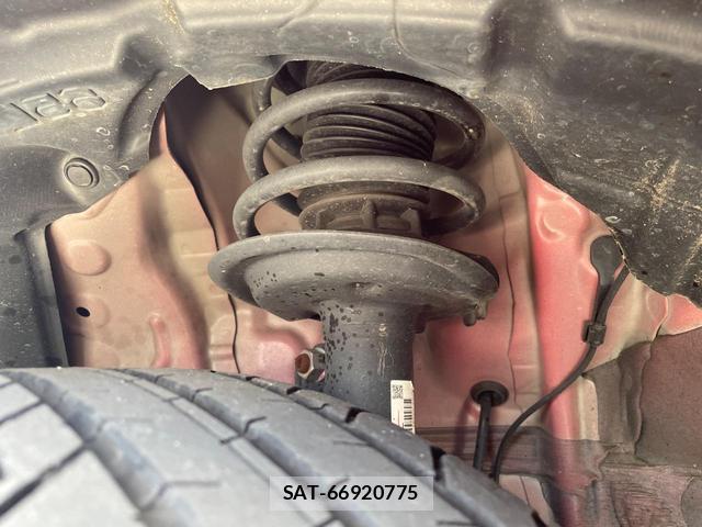 Toyota AQUA 2019-07 8279264-19