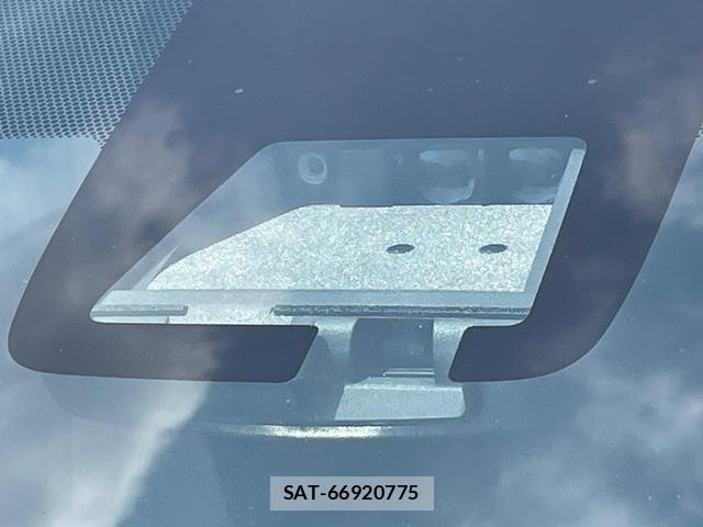 Toyota AQUA 2019-07 8279264-3