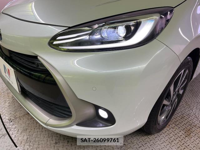 Toyota AQUA 2022-01 8279305-11