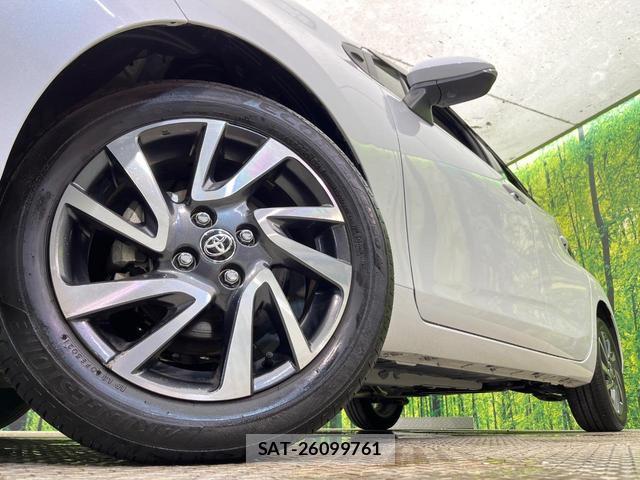 Toyota AQUA 2022-01 8279305-12