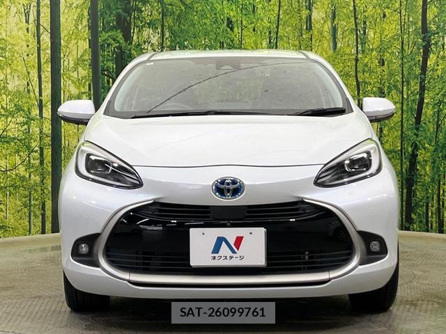 Toyota AQUA 2022-01 8279305-13