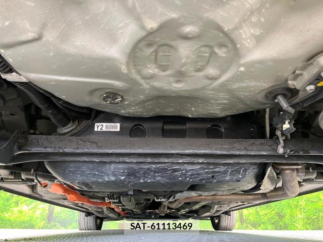 Toyota AQUA 2019-08 8279315-18