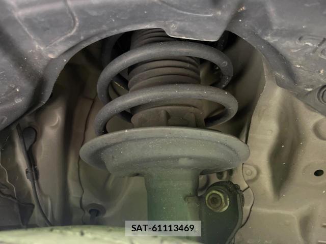 Toyota AQUA 2019-08 8279315-19