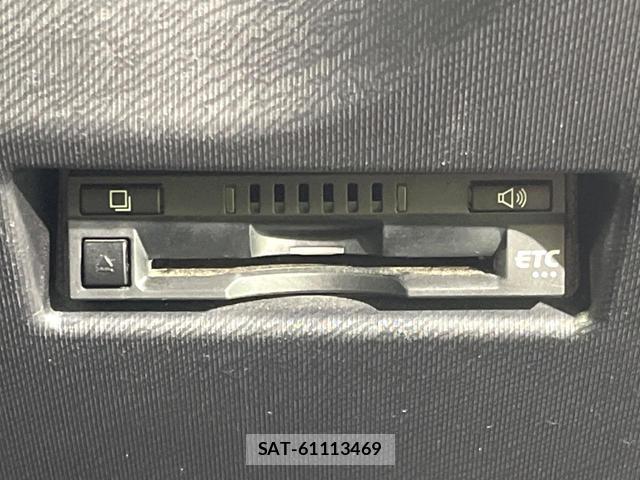 Toyota AQUA 2019-08 8279315-6