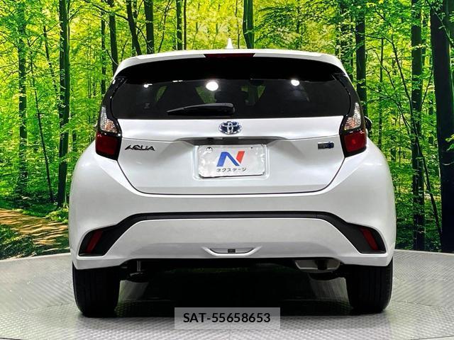 Toyota AQUA 2023-06 8279382-16