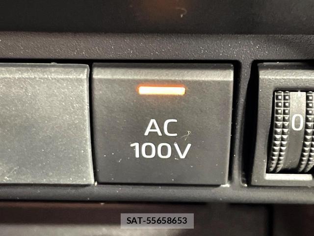 Toyota AQUA 2023-06 8279382-4