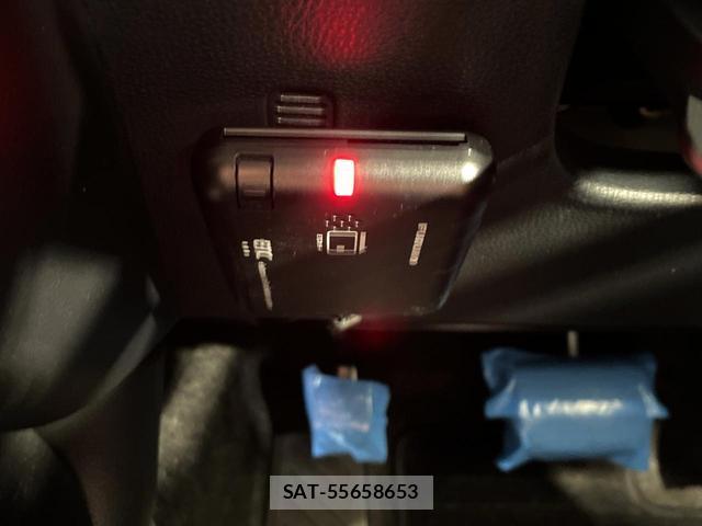 Toyota AQUA 2023-06 8279382-5