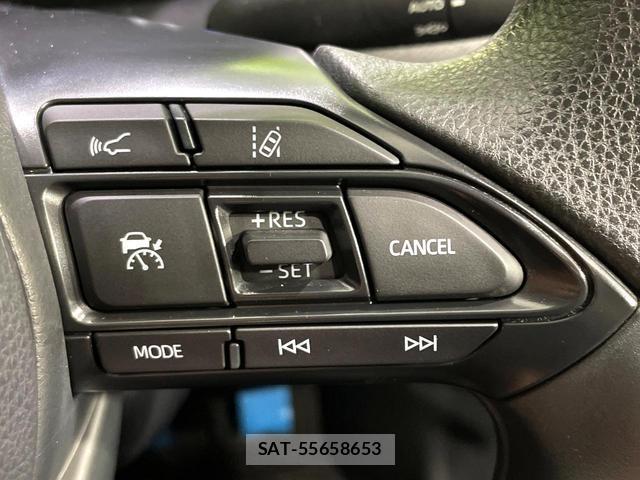 Toyota AQUA 2023-06 8279382-7