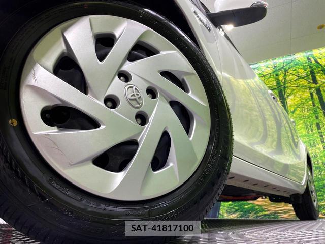 Toyota AQUA 2015-12 8279403-13