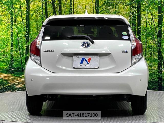 Toyota AQUA 2015-12 8279403-16