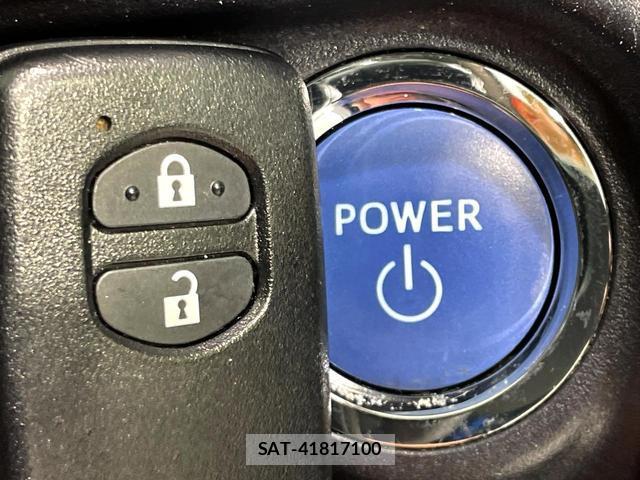 Toyota AQUA 2015-12 8279403-8