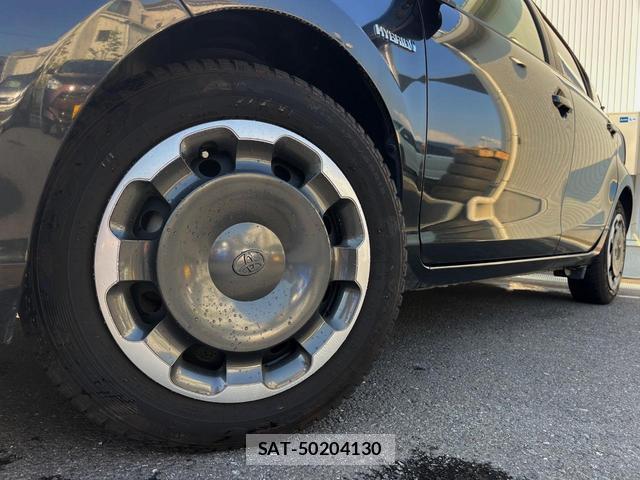 Toyota AQUA 2014-01 8279418-12