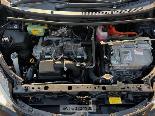 Toyota AQUA 2014-01 8279418-17