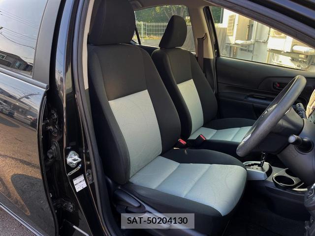 Toyota AQUA 2014-01 8279418-7