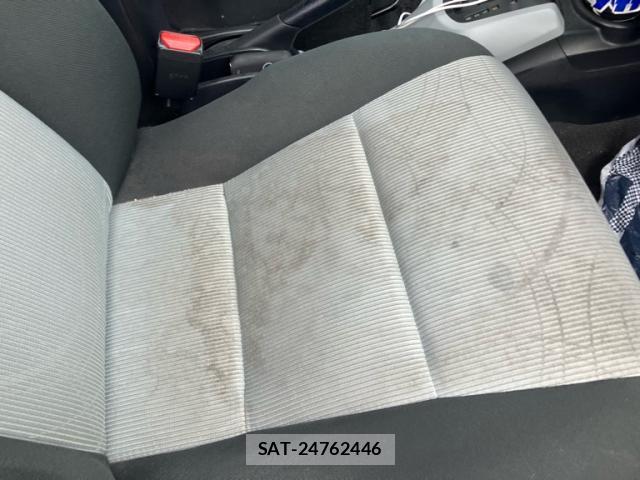 Toyota AQUA 2013-10 8279517-10