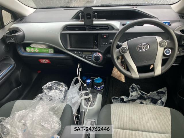 Toyota AQUA 2013-10 8279517-15
