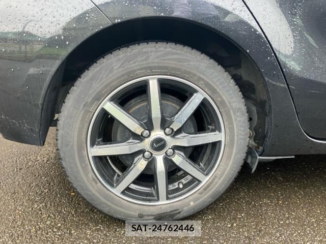Toyota AQUA 2013-10 8279517-4