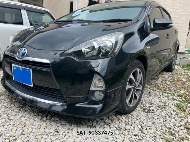 Toyota AQUA 2013-11 8279527-1