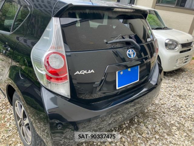 Toyota AQUA 2013-11 8279527-12