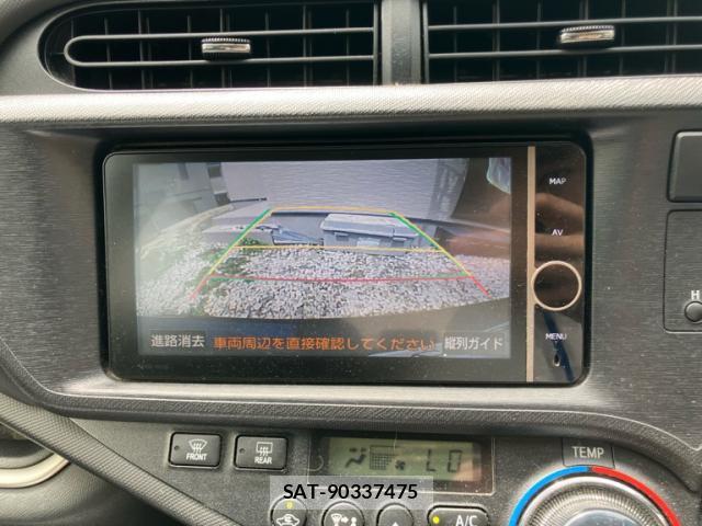 Toyota AQUA 2013-11 8279527-17