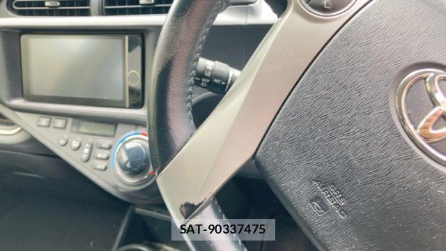 Toyota AQUA 2013-11 8279527-18