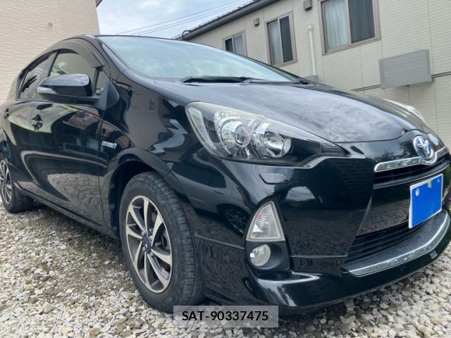 Toyota AQUA 2013-11 8279527-2