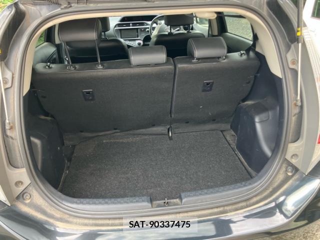 Toyota AQUA 2013-11 8279527-3