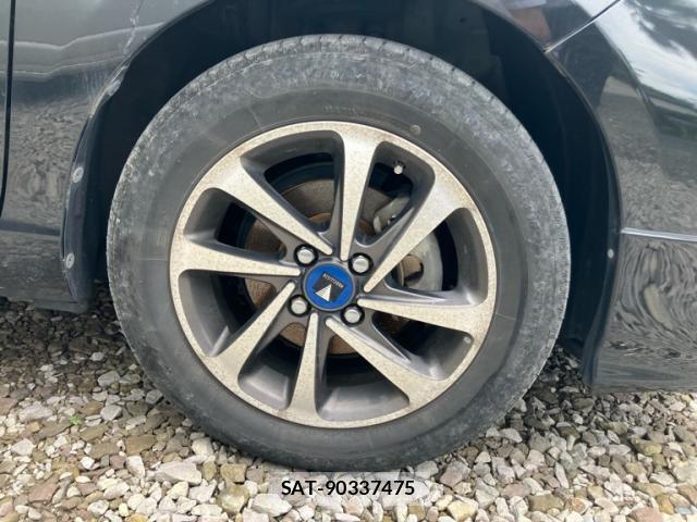 Toyota AQUA 2013-11 8279527-4