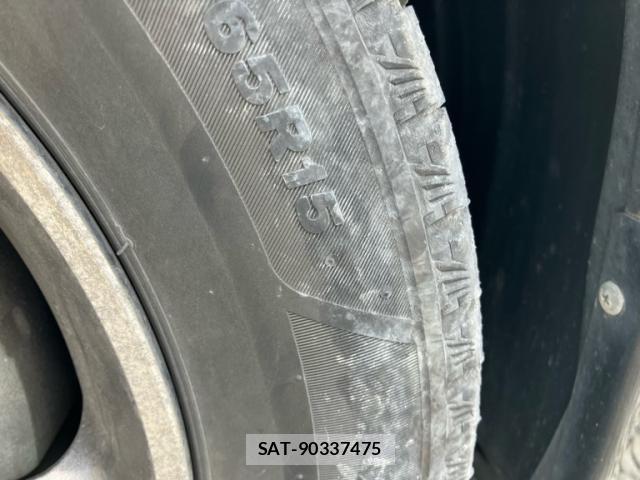 Toyota AQUA 2013-11 8279527-6