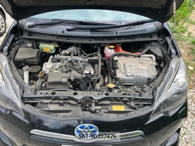 Toyota AQUA 2013-11 8279527-8