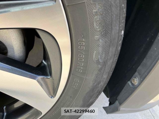 Toyota AQUA 2017-10 8279549-2