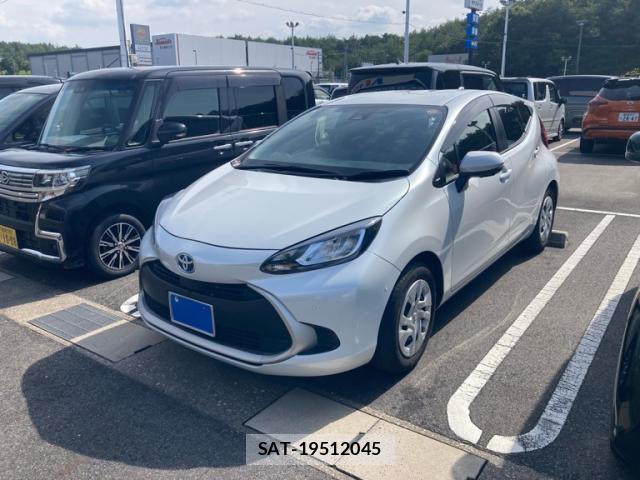 Toyota AQUA 2021-09 8279571-0