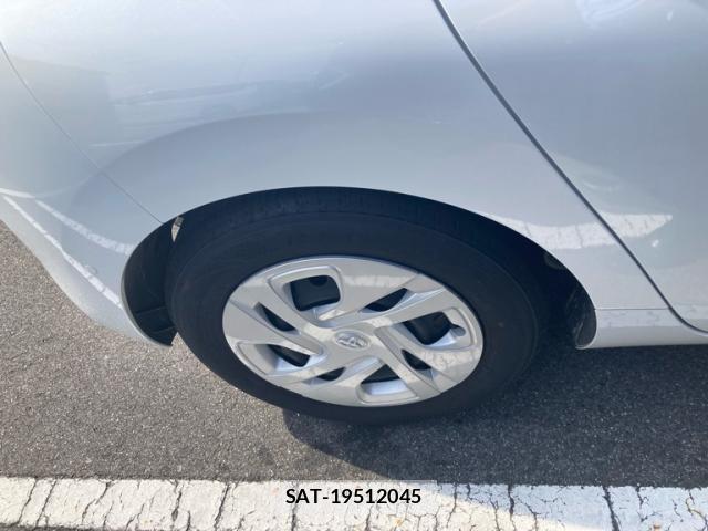 Toyota AQUA 2021-09 8279571-13