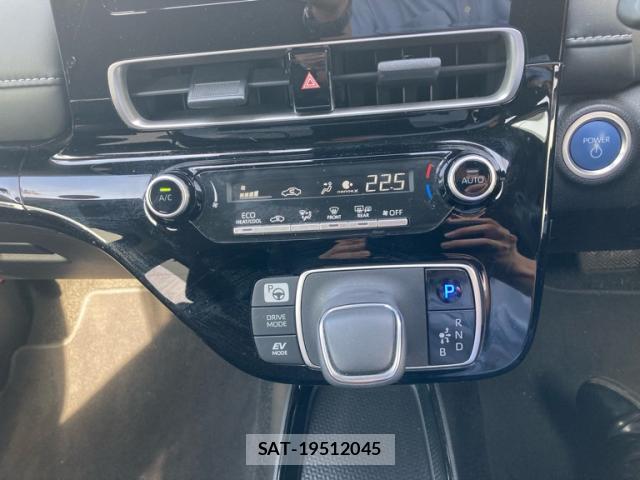 Toyota AQUA 2021-09 8279571-15