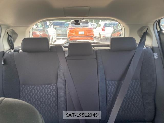 Toyota AQUA 2021-09 8279571-16
