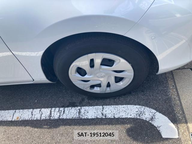 Toyota AQUA 2021-09 8279571-2
