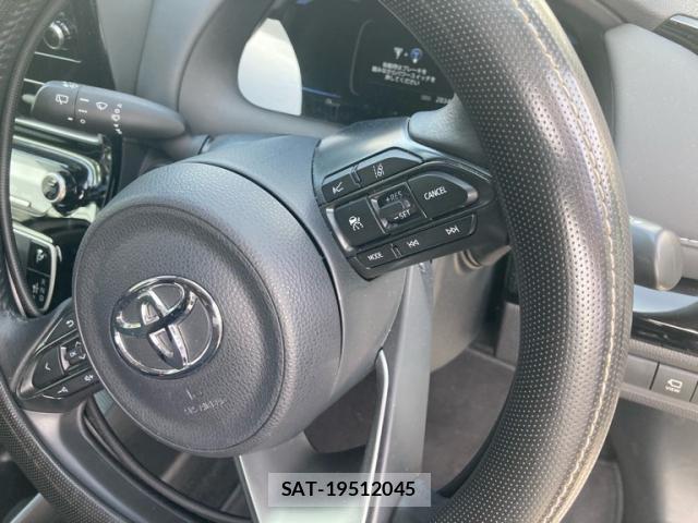 Toyota AQUA 2021-09 8279571-8