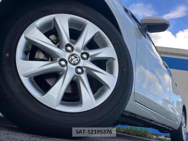 Toyota AQUA 2021-11 8279584-13
