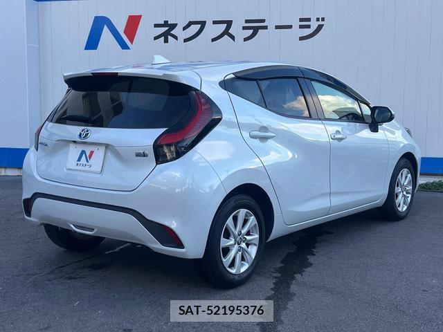 Toyota AQUA 2021-11 8279584-17