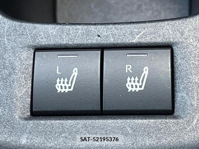 Toyota AQUA 2021-11 8279584-5