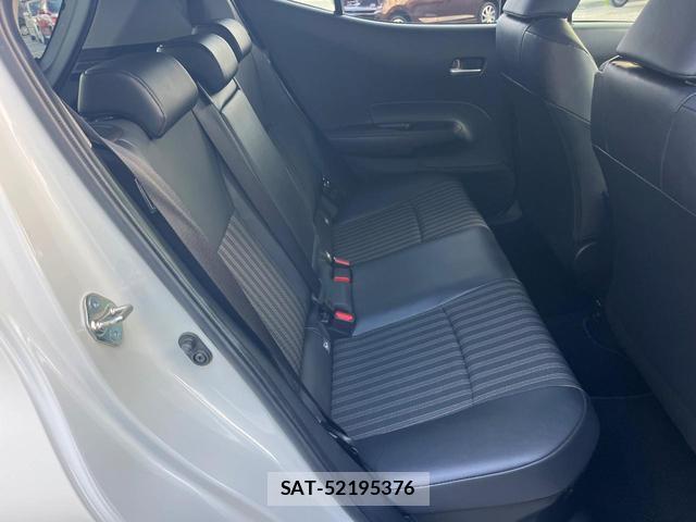 Toyota AQUA 2021-11 8279584-9