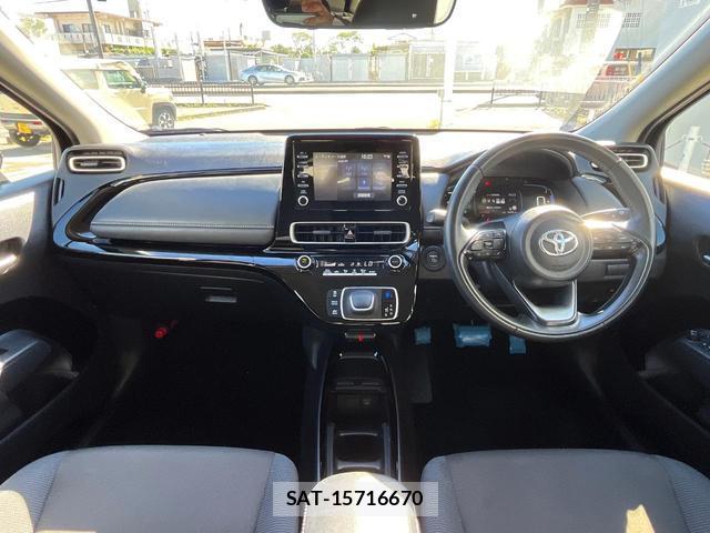 Toyota AQUA 2024-06 8279592-1