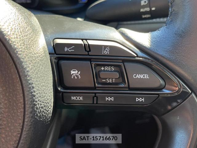 Toyota AQUA 2024-06 8279592-6