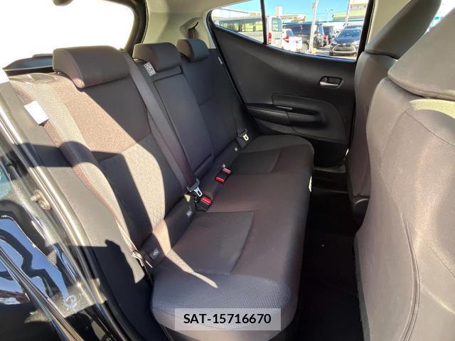 Toyota AQUA 2024-06 8279592-8
